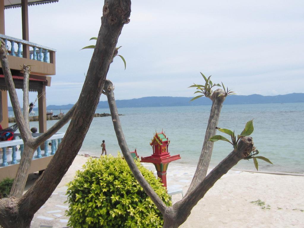 Charung Beach Haad Rin Exteriör bild