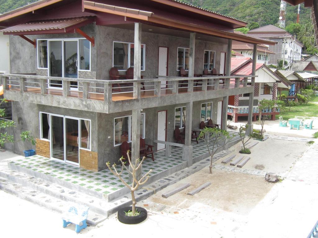 Charung Beach Haad Rin Exteriör bild