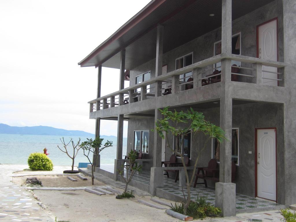 Charung Beach Haad Rin Exteriör bild