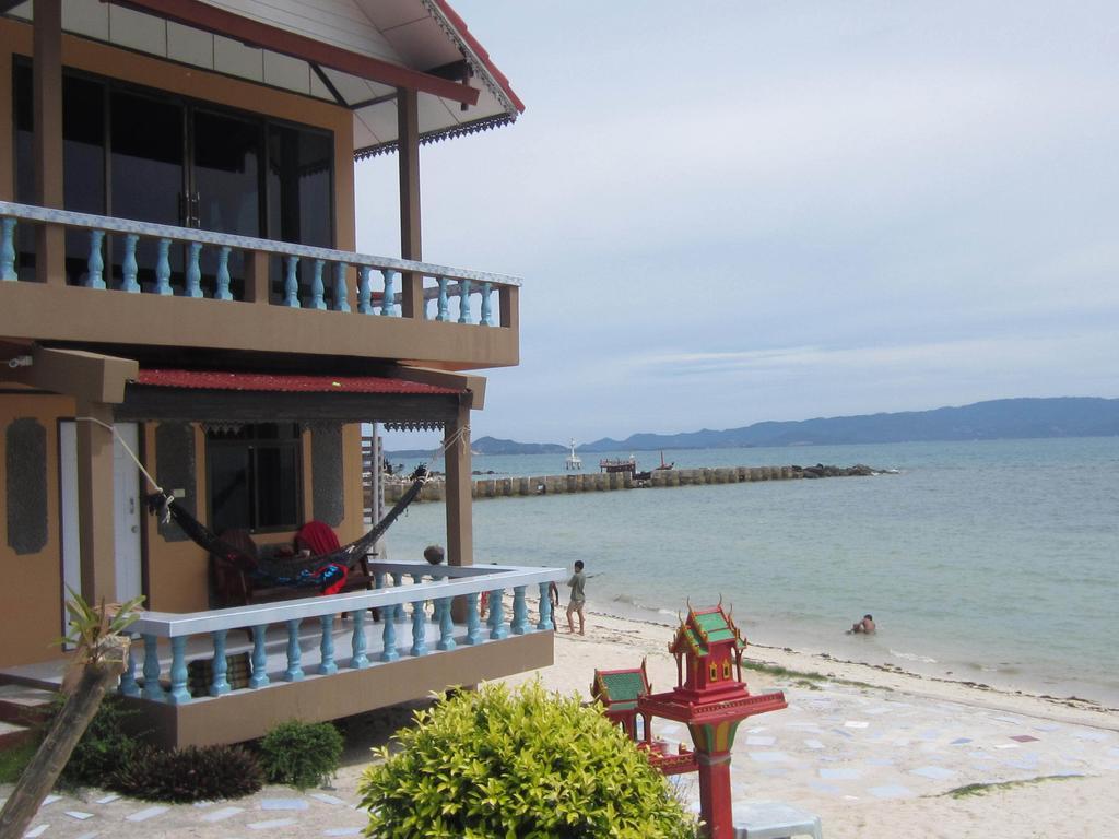 Charung Beach Haad Rin Exteriör bild