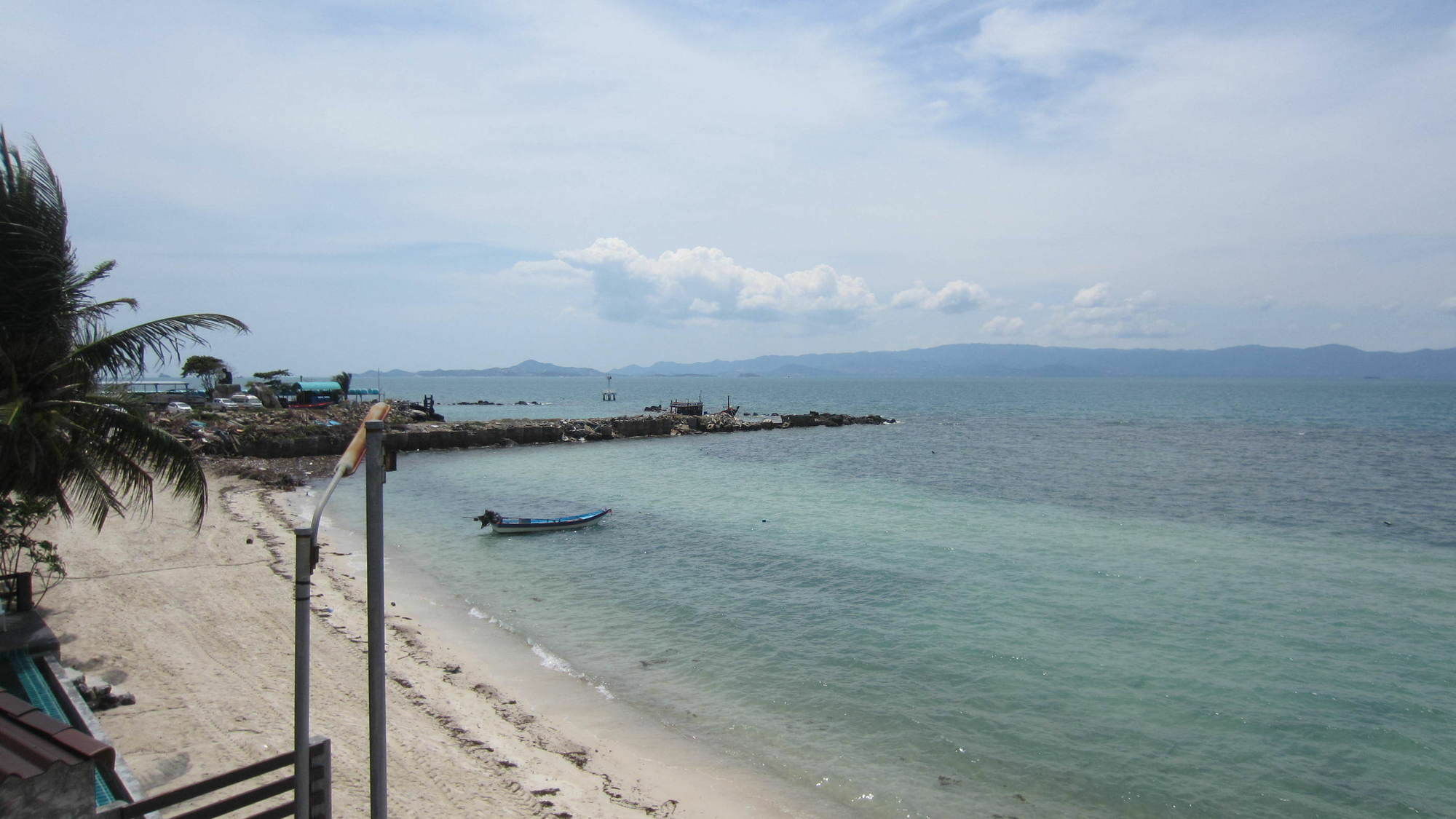 Charung Beach Haad Rin Exteriör bild