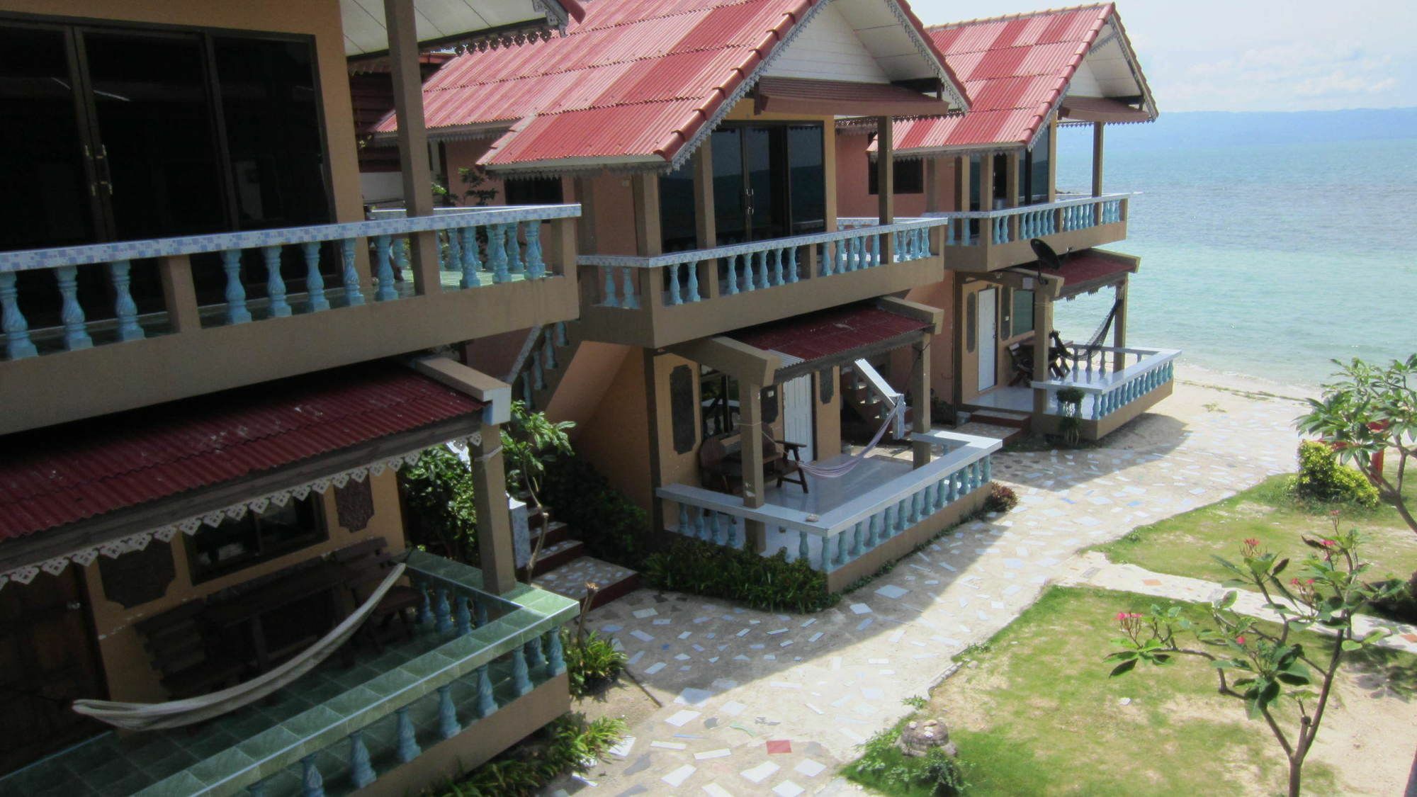 Charung Beach Haad Rin Exteriör bild