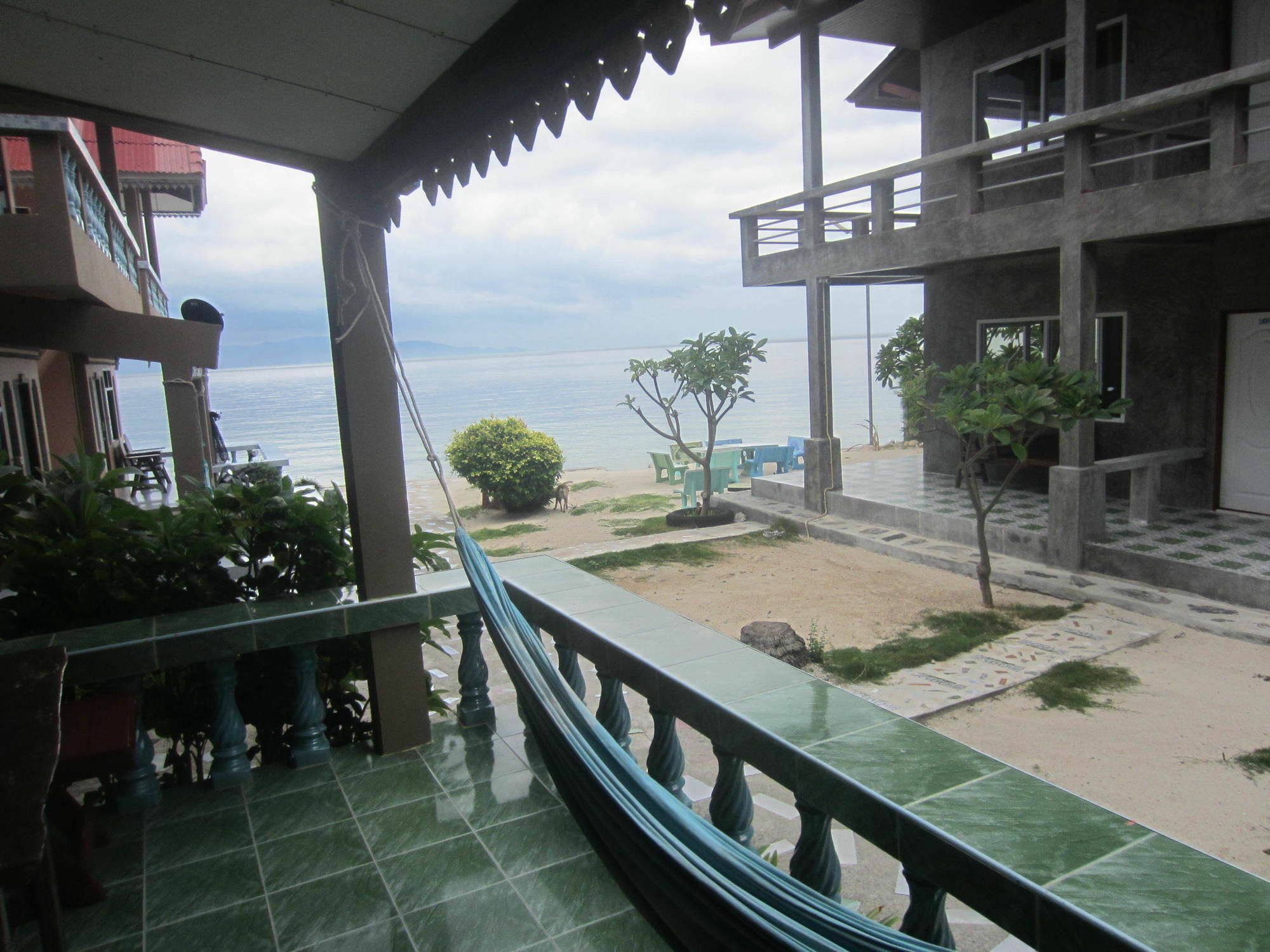 Charung Beach Haad Rin Exteriör bild